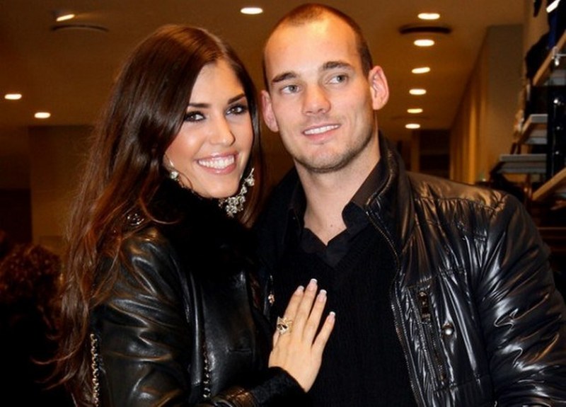 En beğenilen futbolcu Eşleri/Sevgilileri belli oldu... A24