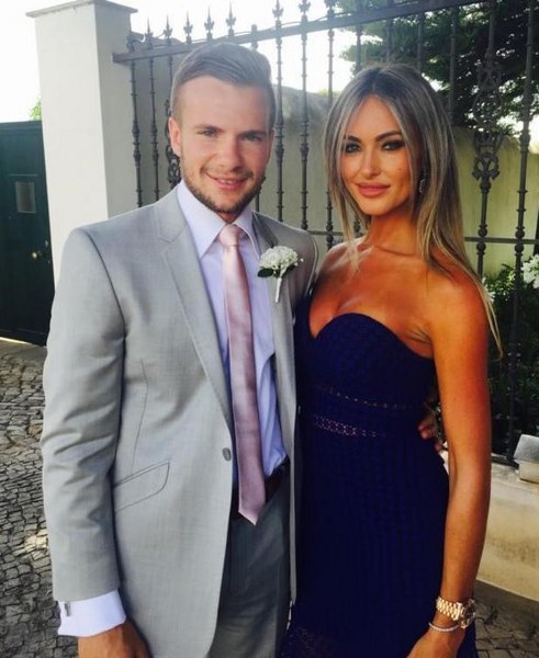 En beğenilen futbolcu Eşleri/Sevgilileri belli oldu... A24