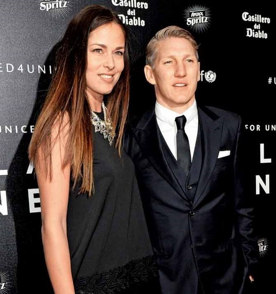 En beğenilen futbolcu Eşleri/Sevgilileri belli oldu... A24