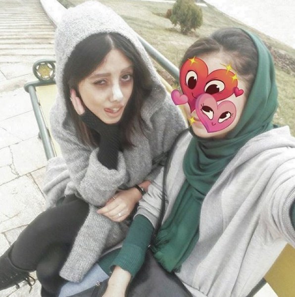 Dünya gündemine oturan Instagram fenomeni genç kadın makyaj yaparak mı böyle görünüyor? A24