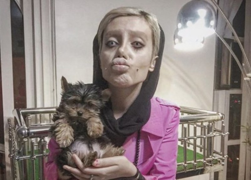 Dünya gündemine oturan Instagram fenomeni genç kadın makyaj yaparak mı böyle görünüyor? A24