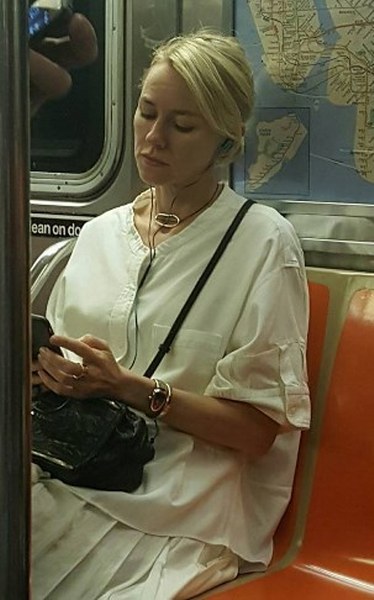 Toplu taşımayı tercih eden ünlü isimler... A24