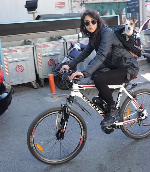 Toplu taşımayı tercih eden ünlü isimler... A24