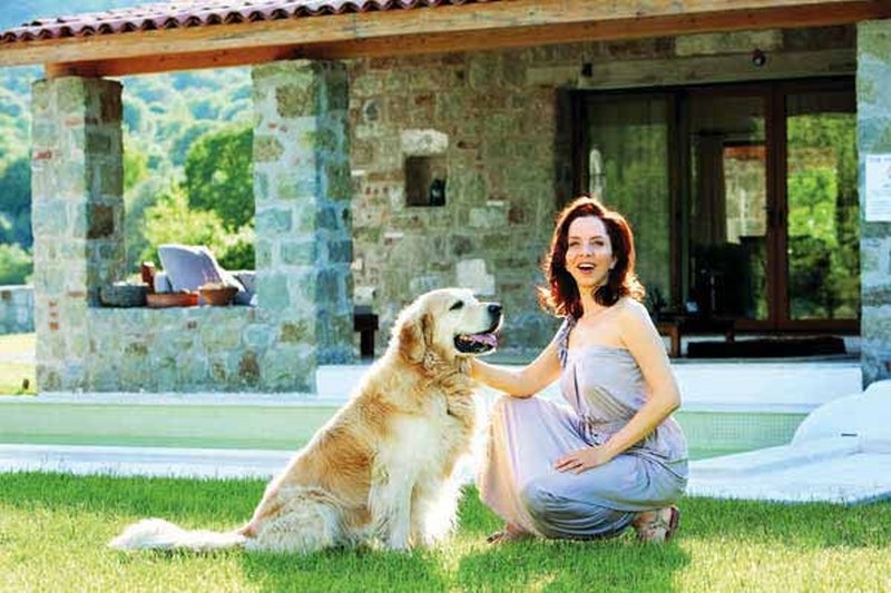 Ünlü isimler ve hayatlarının vazgeçilmez evcil dostları A24