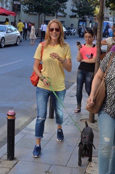 Ünlü isimler ve hayatlarının vazgeçilmez evcil dostları A24