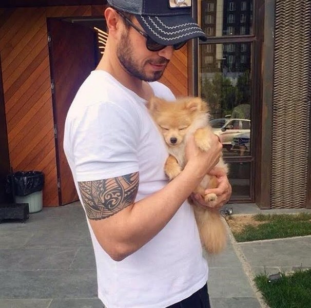 Ünlü isimler ve hayatlarının vazgeçilmez evcil dostları A24