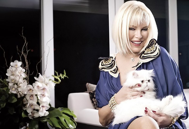 Ünlü isimler ve hayatlarının vazgeçilmez evcil dostları A24