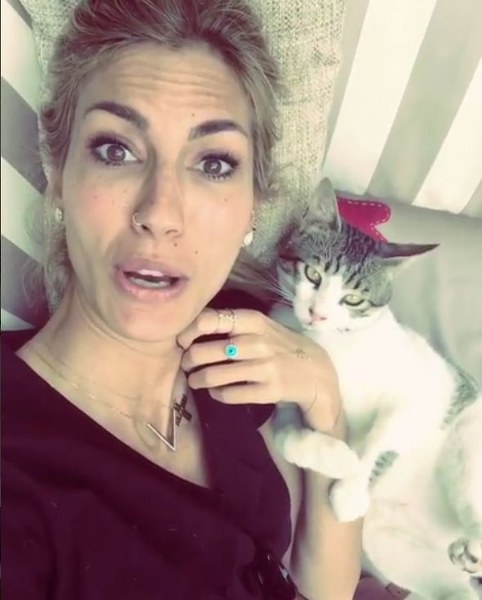 Ünlü isimler ve hayatlarının vazgeçilmez evcil dostları A24