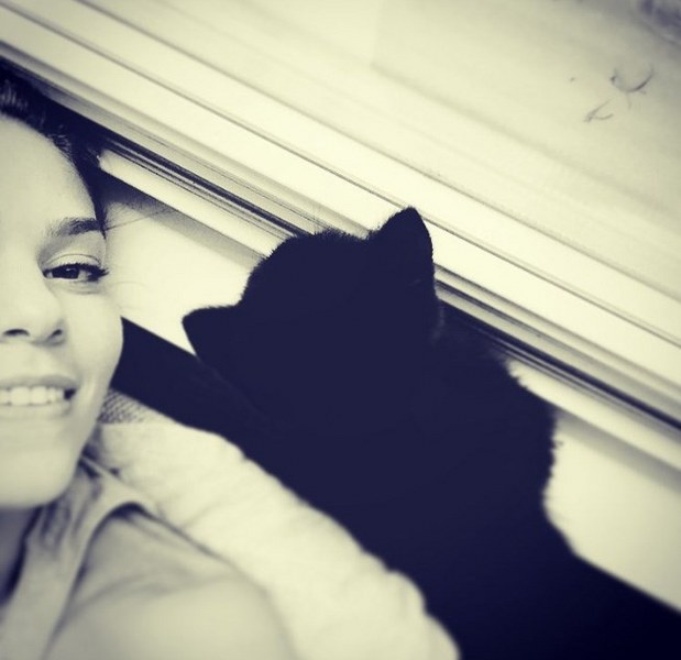 Ünlü isimler ve hayatlarının vazgeçilmez evcil dostları A24