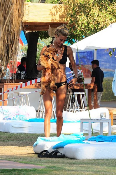 Ünlü isimler ve hayatlarının vazgeçilmez evcil dostları A24