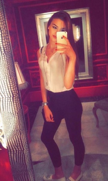 Aslıhan Karalar Best Model of the World oldu A24