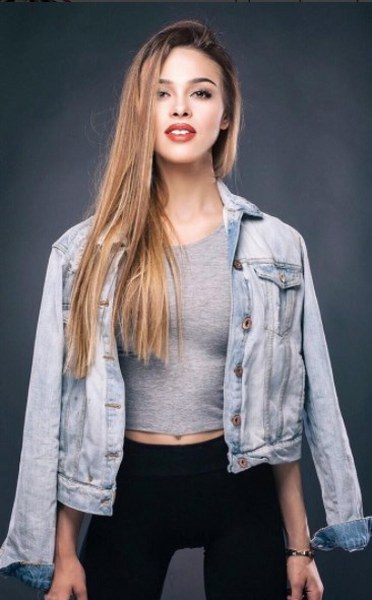 Aslıhan Karalar Best Model of the World oldu A24