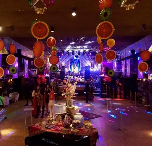 Cem Yılmaz'dan 1969 temalı yılbaşı partisi A24