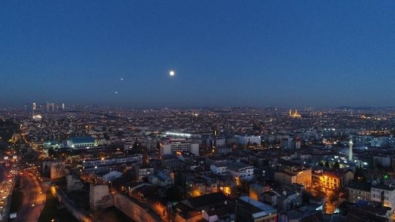 'Süper Ay' İstanbul semalarında A24