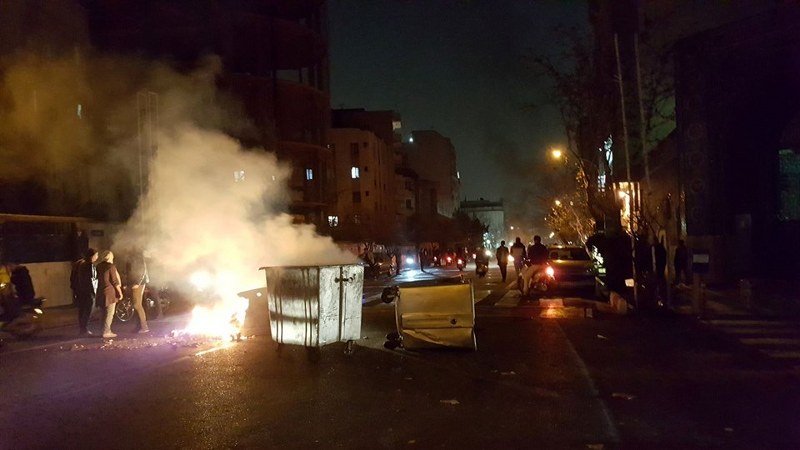 İran'da gösterilerin 7'inci gününde rejim yanlıları sokakta A24