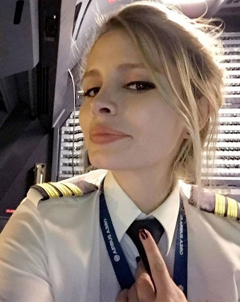 Instagram fenomeni Türk kadın pilotlar A24
