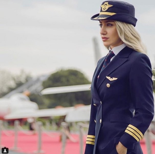 Instagram fenomeni Türk kadın pilotlar A24