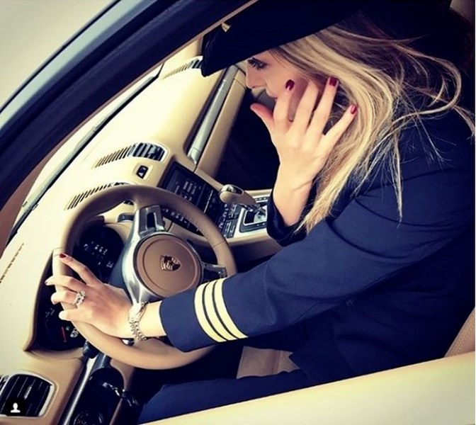 Instagram fenomeni Türk kadın pilotlar A24