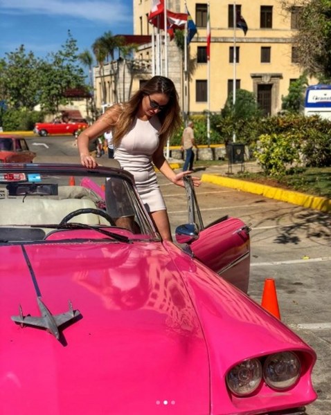 Instagram fenomeni Türk kadın pilotlar A24