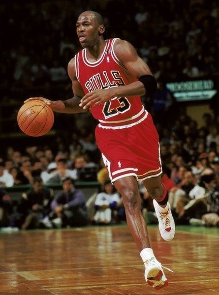 Arda Turan'ın örnek aldığı isimler, okuduğu kitaplar ve playlist'i A24