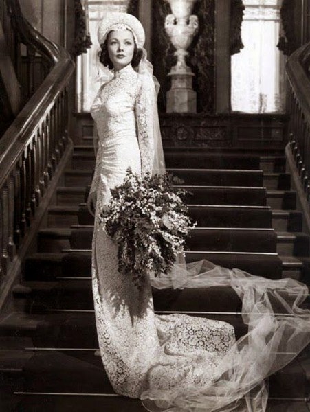 Film ve dizilerden ilham alabileceğiniz gelinlikler A24