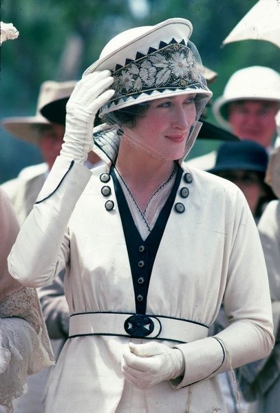 Film ve dizilerden ilham alabileceğiniz gelinlikler A24