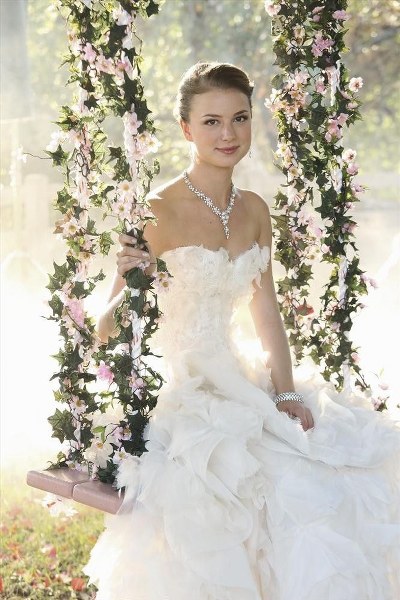 Film ve dizilerden ilham alabileceğiniz gelinlikler A24