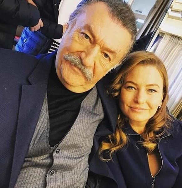 Ünlü isimlerin setlerden paylaştığı en doğal anlar A24