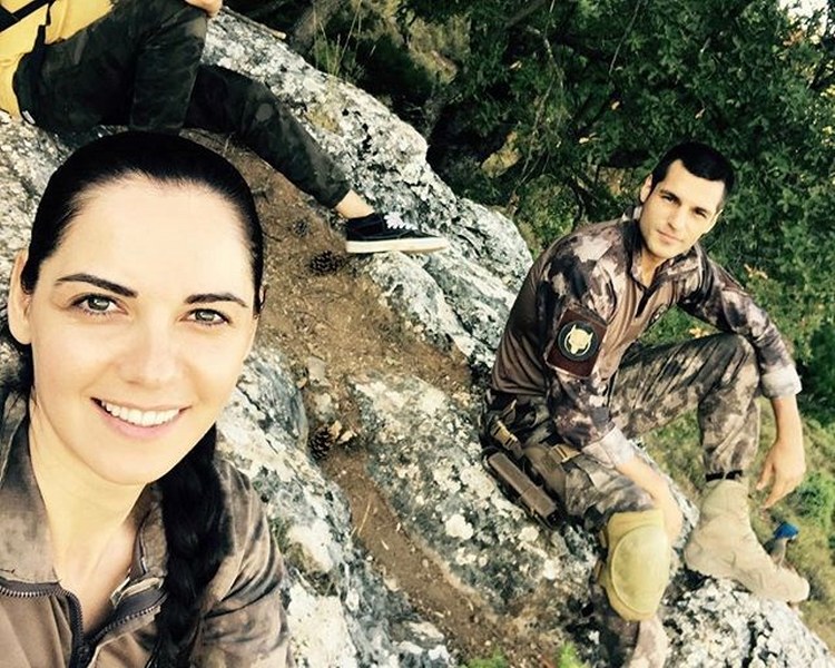 Ünlü isimlerin setlerden paylaştığı en doğal anlar A24