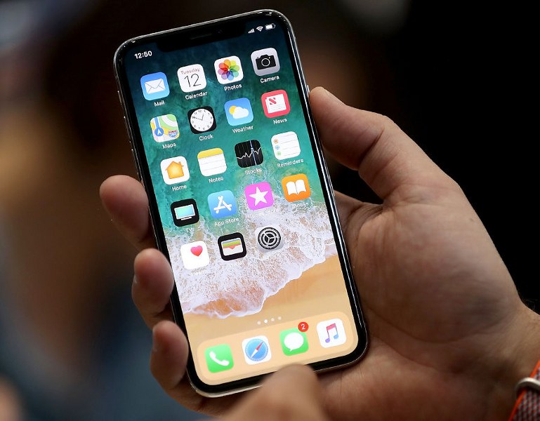 Apple'dan 3 bomba birden geliyor! iPhone fiyatları düşecek! A24