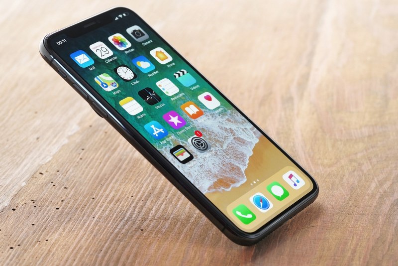 Apple'dan 3 bomba birden geliyor! iPhone fiyatları düşecek! A24