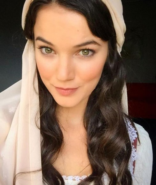 Vatanım Sensin dizisinin 43. bölümünde Azize ailesine kavuşuyor! A24