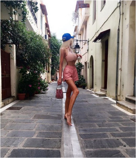 Ona dünyanın en çirkin gelini demişlerdi! Şimdiki hali şaşırttı! A24