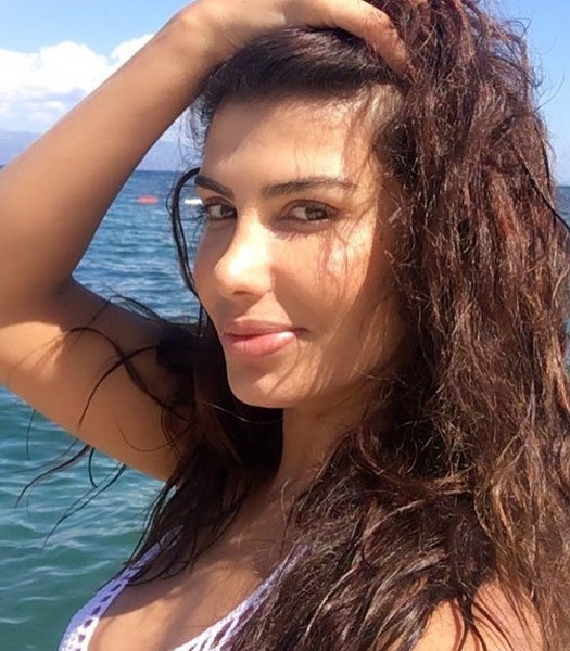 Estetik operasyon geçiren ünlülerin eski ve yeni halleri nasıl? Kim ne estetik yaptırdı? Gözlerinize inanamayacağınız karelerle ünlü isimler! A24