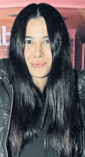 Estetik operasyon geçiren ünlülerin eski ve yeni halleri nasıl? Kim ne estetik yaptırdı? Gözlerinize inanamayacağınız karelerle ünlü isimler! A24