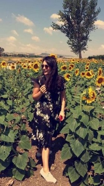 Ezgi Mola yaptığı canlı yayında fiziğine gelen eleştirilere isyan etti! A24