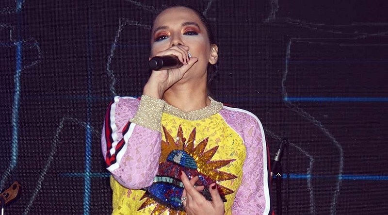 Demet Akalın'ı twitter üzerinden takip edenlere sevindirici haber... A24