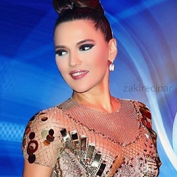 Demet Akalın'ı twitter üzerinden takip edenlere sevindirici haber... A24