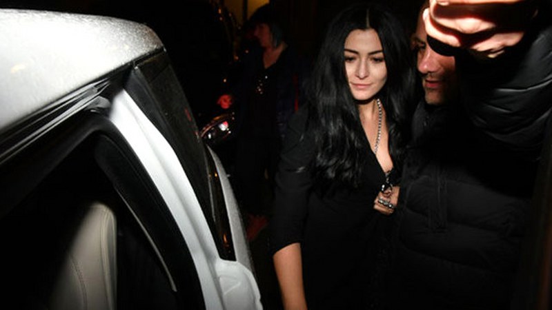 Deniz çakır fazla alkol alınca ayakta duramadı! A24