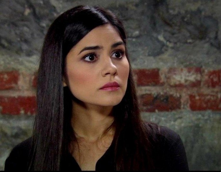 Kamera arkasında set çalışanıydı, öyle azmetti ki şimdi oyuncu! İşte Zeynep Çamcı’nın az bilinen hikayesi… A24