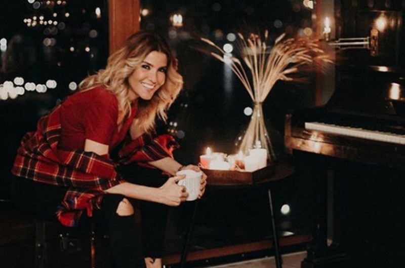 Ünlülerin 14 Şubat Sevgililer Günü paylaşımları A24