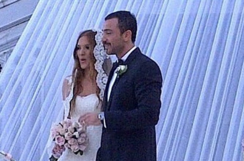 Ünlülerin 14 Şubat Sevgililer Günü paylaşımları A24