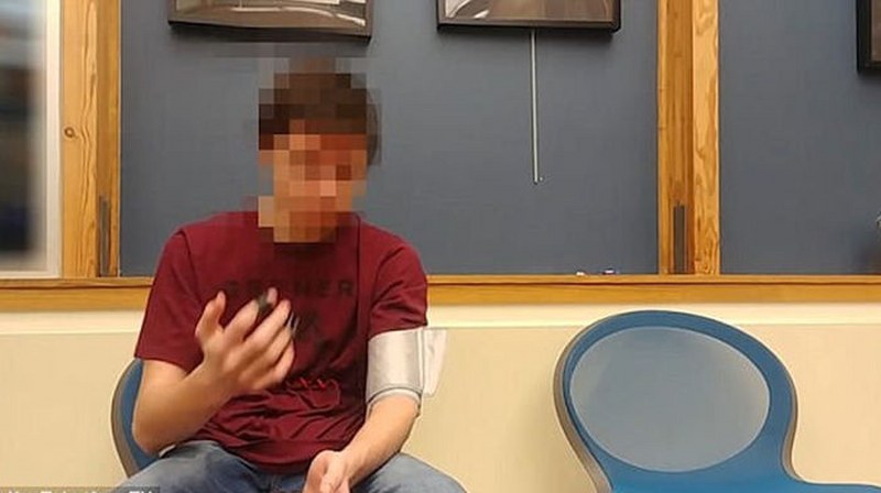 Gelecekten geldiğini iddia eden adam kafaları karıştırdı A24