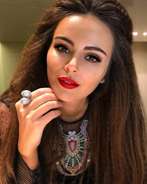 İşte dünyanın en zengün sosyal medya fenomeni Xenia Deli, A24