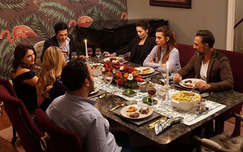 Ufak Tefek Cinayetler dizinde gecenin lafı... A24