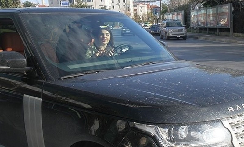 Arda Turan'ın yeni oyuncağı servet değerinde... İşte ünlü isimlerin milyon dolar değerindeki otomobilleri A24