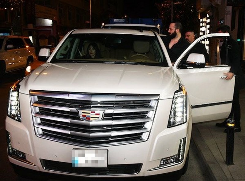 Arda Turan'ın yeni oyuncağı servet değerinde... İşte ünlü isimlerin milyon dolar değerindeki otomobilleri A24