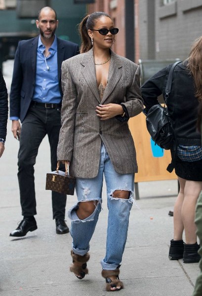 30 yaşın altındaki kimselere güvenmeyin (30 yaşında 30 fotoğrafla Rihanna) A24