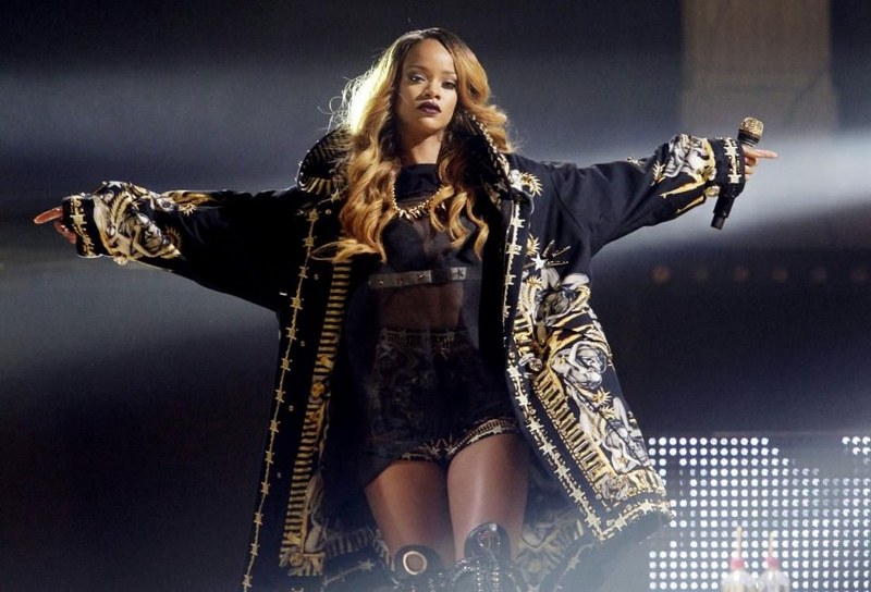 30 yaşın altındaki kimselere güvenmeyin (30 yaşında 30 fotoğrafla Rihanna) A24