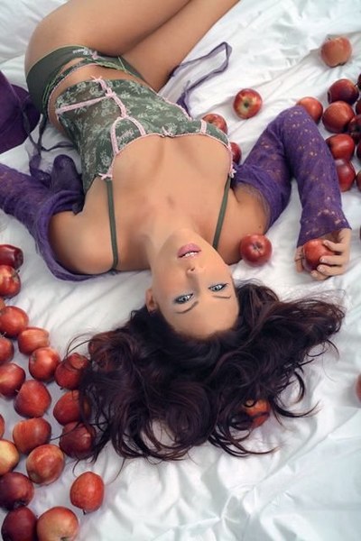 Bir dönem izdivaç programlarında ses getiren gelin adayları A24